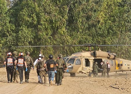 Military-helicopter-and-medics_450X325